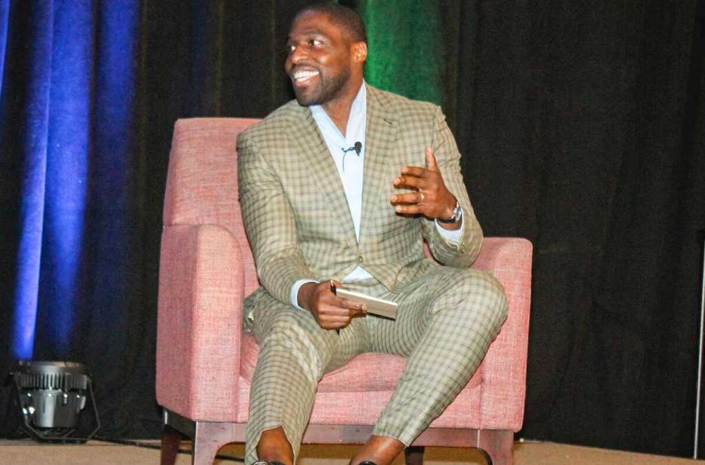 Acho challenges Illinois growers to ‘be the change’